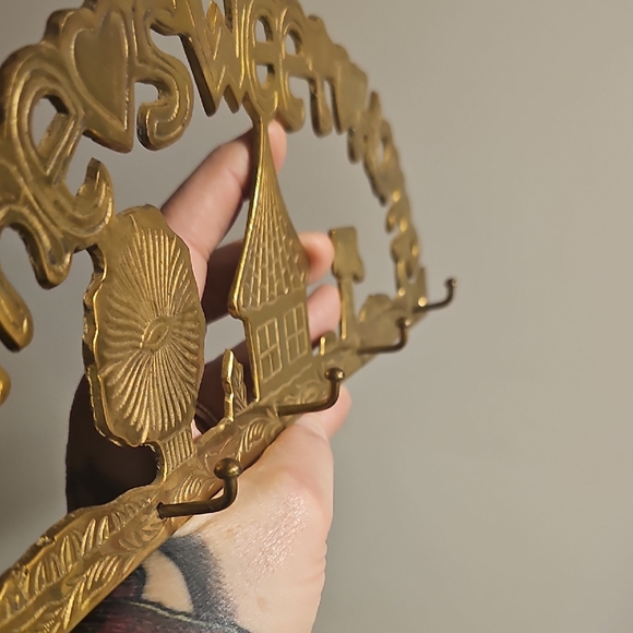 Brass Home Sweet Home Key Rack - Picture 3 of 6